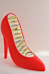 photo of Silk Heel Ring Display 